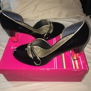 BCBGirls Patent Leather Pumps sz 10